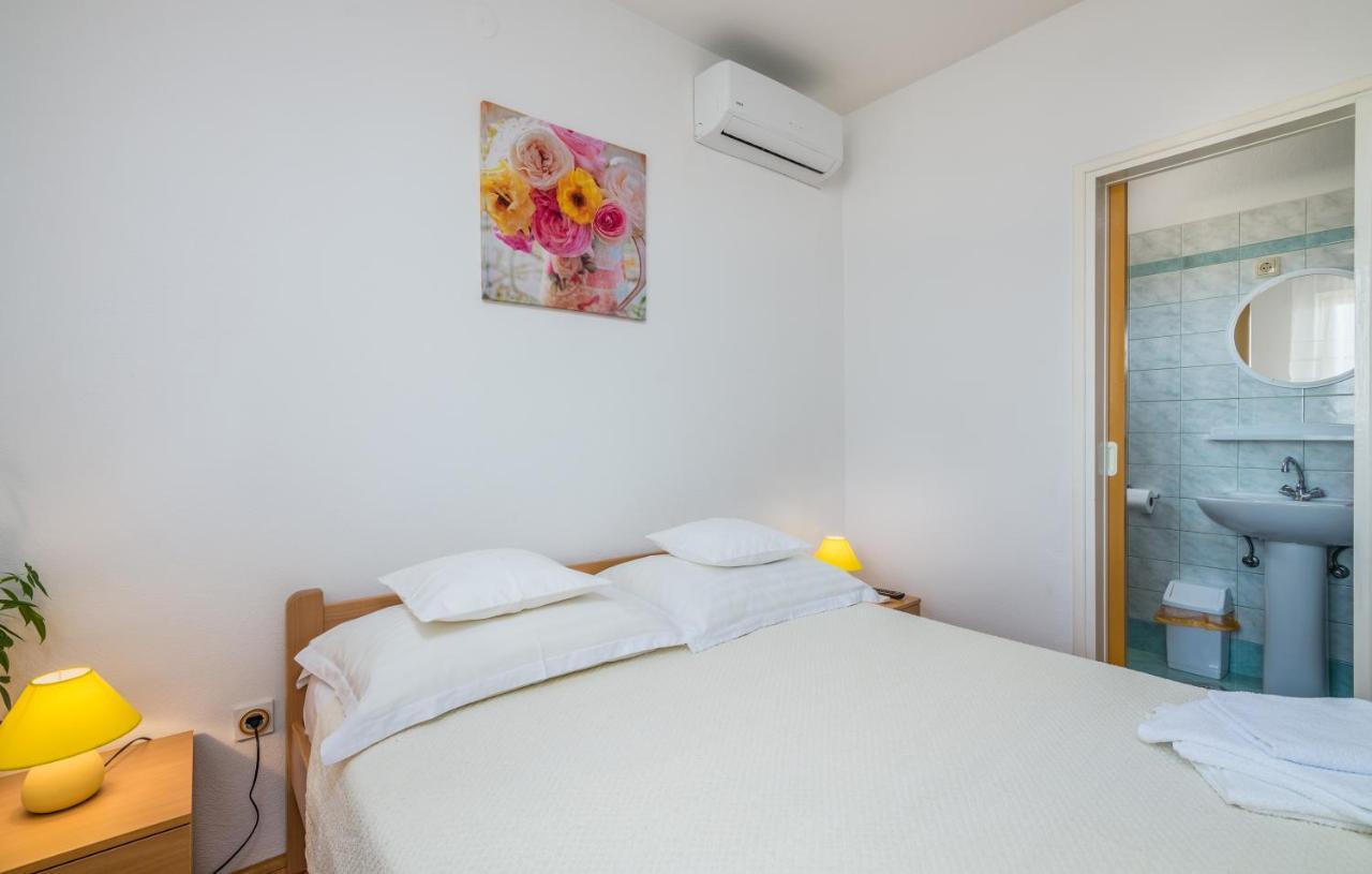 Rooms Valentino Vrh  ภายนอก รูปภาพ